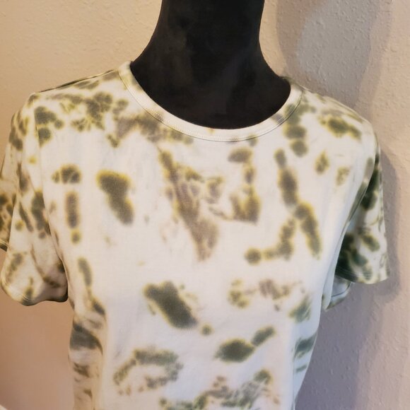 Forever 21 Tops - Tie Dye Women's Crop Top Short Sleeve 93% Cotton 7% Spandex Size 1X.